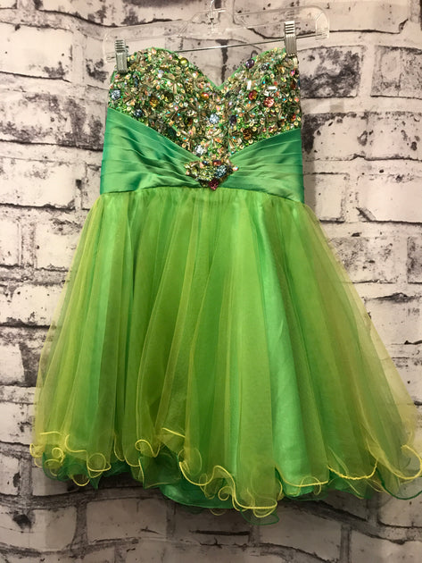 GREEN SHORT POOFY DRESS Savvy Seconds Boutique GREEN SHORT POOFY DRESS Savvy Seconds Boutique