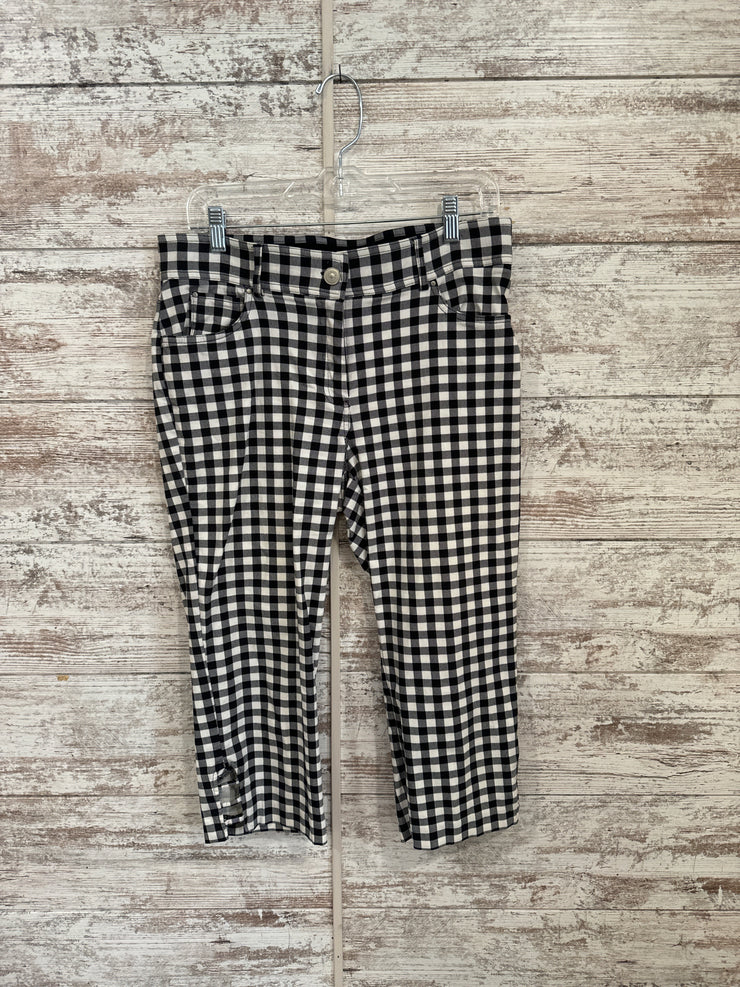 BLACK/WHITE PLAID CROP PANTS