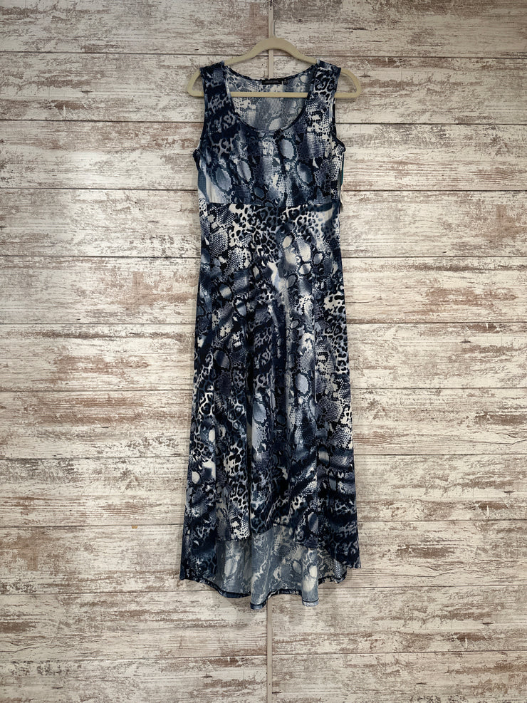 NAVY/WHITE MAXI DRESS-NEW$58