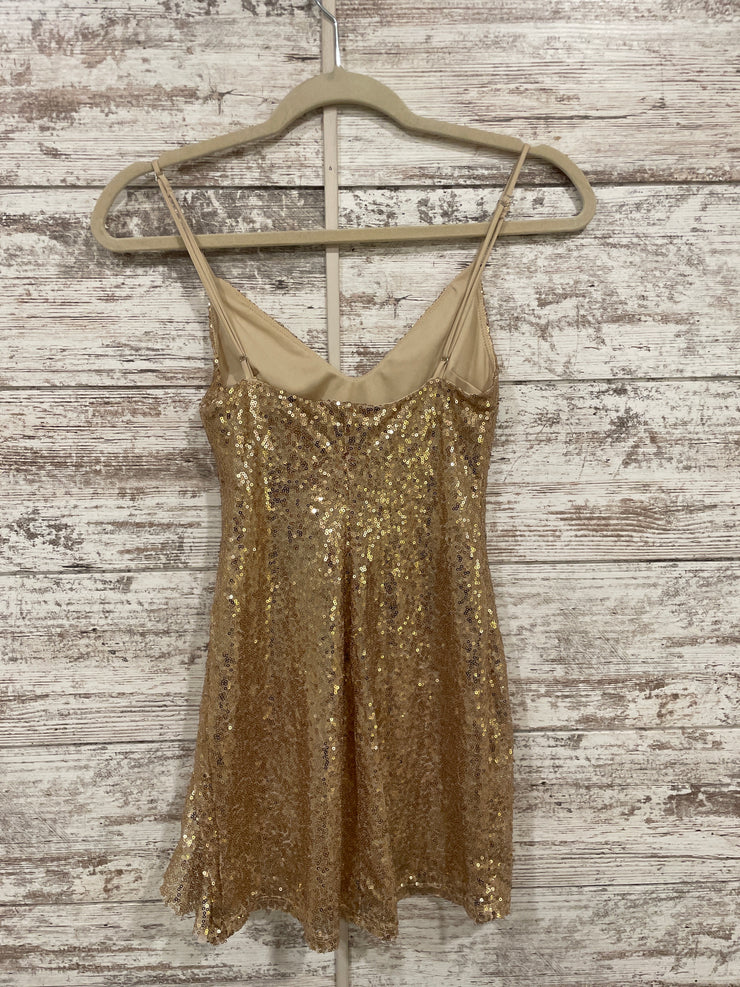 GOLD SPARKLY SHORT DRESS