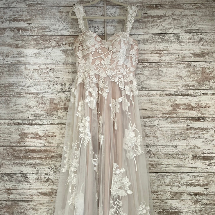 WHITE/FLORAL WEDDING GOWN$1800