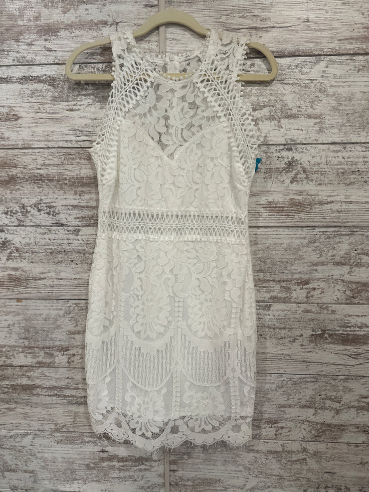 WHITE LACE SHORT DRESS