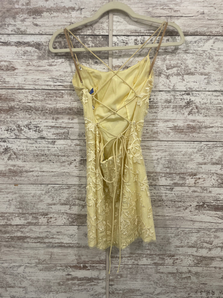 YELLOW/FLORAL SHORT DRESS