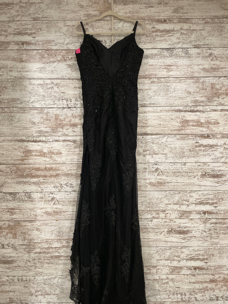 BLACK/FLORAL MERMAID GOWN