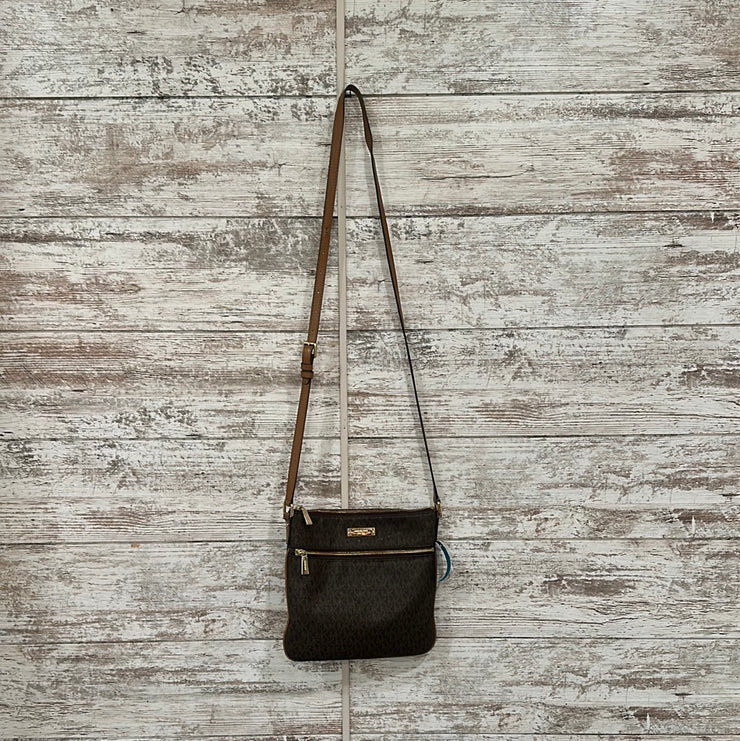 BROWN SIGNATURE CROSSBODY