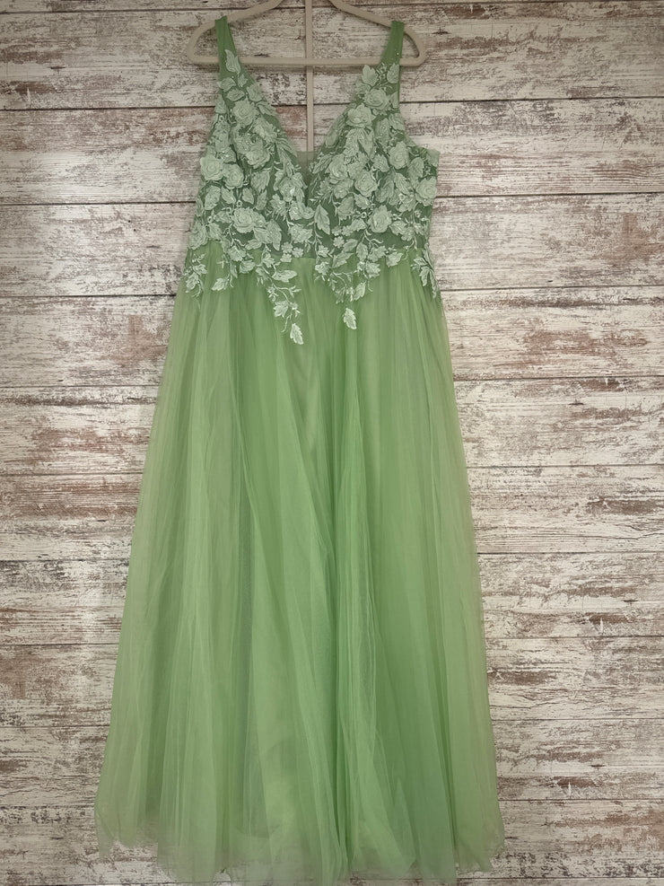 GREEN/FLORAL A LINE GOWN