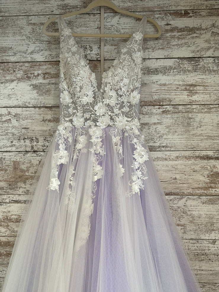 LAVENDER/WHITE FLORAL A LINE