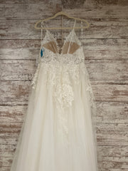 WHITE WEDDING GOWN (NEW) $1699