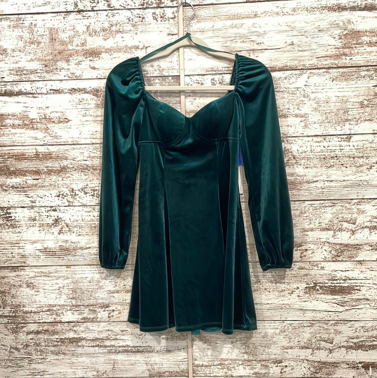 GREEN VELVET SHORT DRESS (NEW)