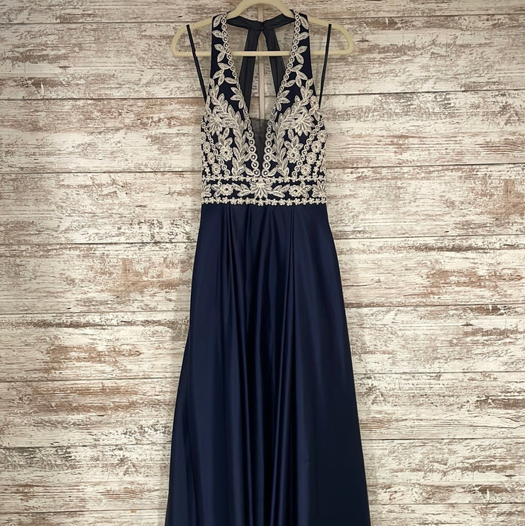 NAVY/WHITE A LINE GOWN