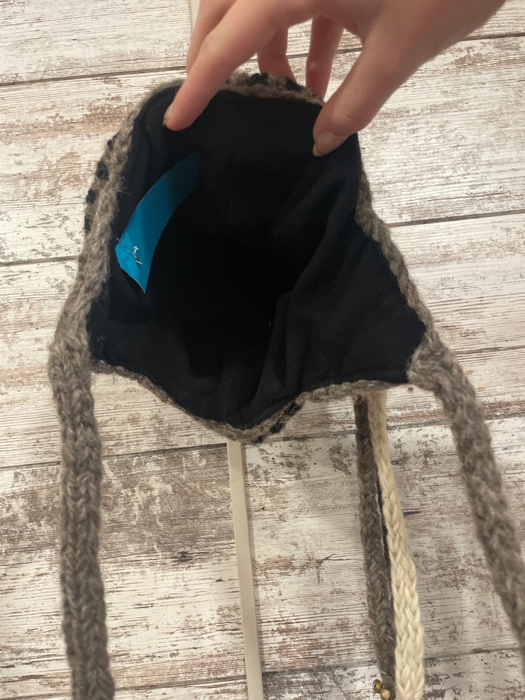BLACK/IVORY 100% WOOL HAT