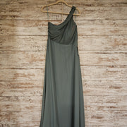 GREEN LONG EVENING GOWN (NEW)