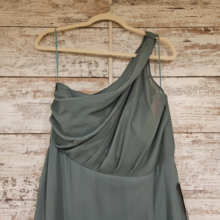 GREEN LONG EVENING GOWN (NEW)