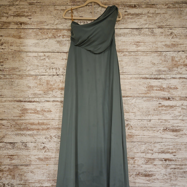 GREEN LONG EVENING GOWN