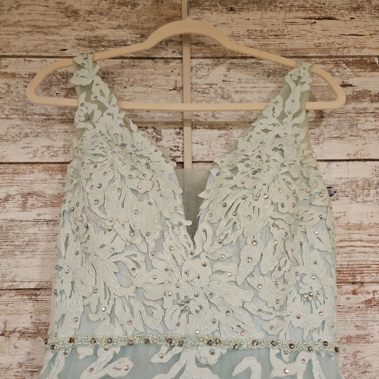 GREEN/WHITE FLORAL A LINE GOWN