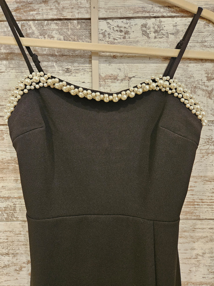 BLACK/PEARLS SHORT DRESS