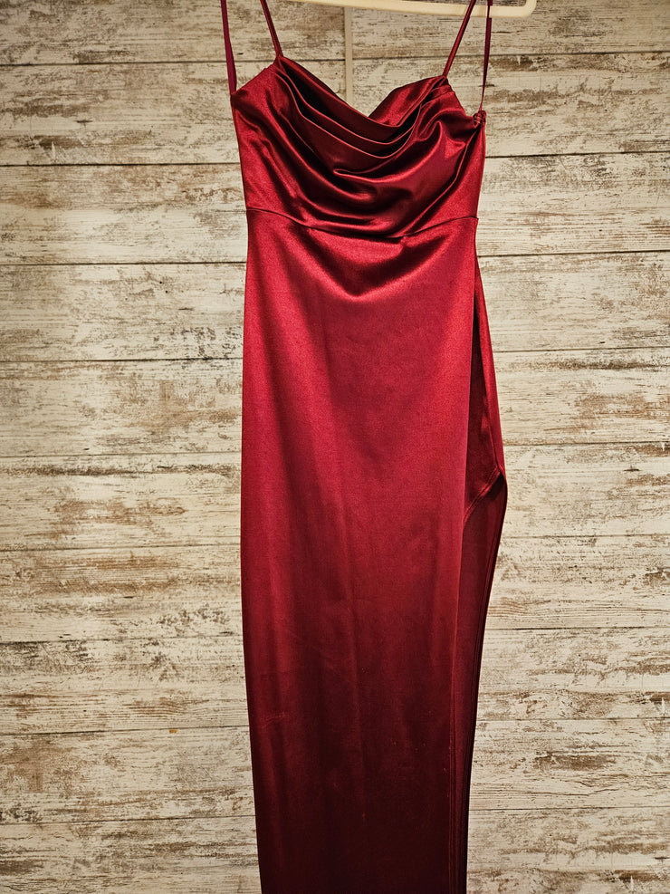 BURGUNDY LONG EVENING GOWN