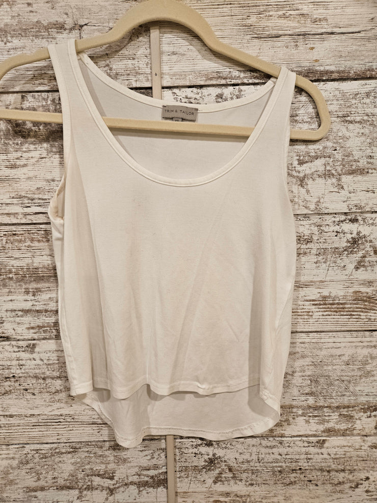 WHITE SLEEVELESS TOP