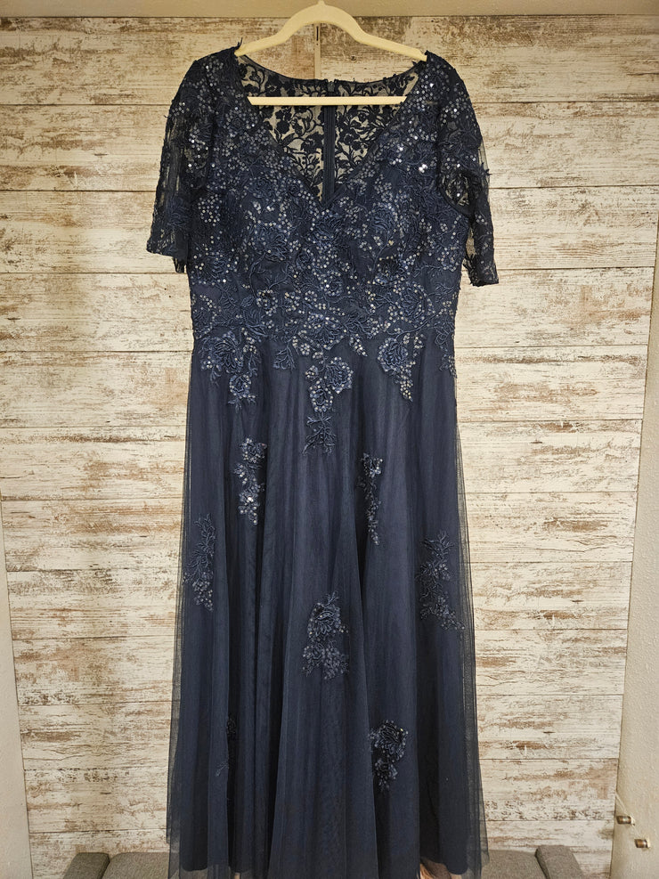 NAVY/FLORAL LONG EVENING GOWN