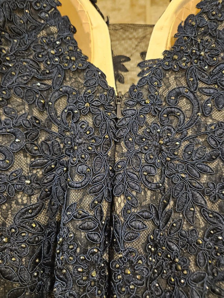 NAVY/NUDE LACE MERMAID GOWN
