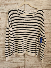 BLACK/WHITE SWEATER
