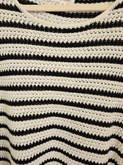 BLACK/WHITE SWEATER