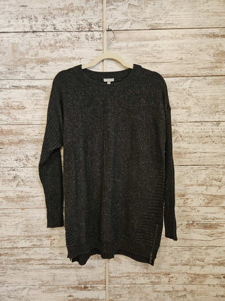 BLACK/GRAY LONG SWEATER