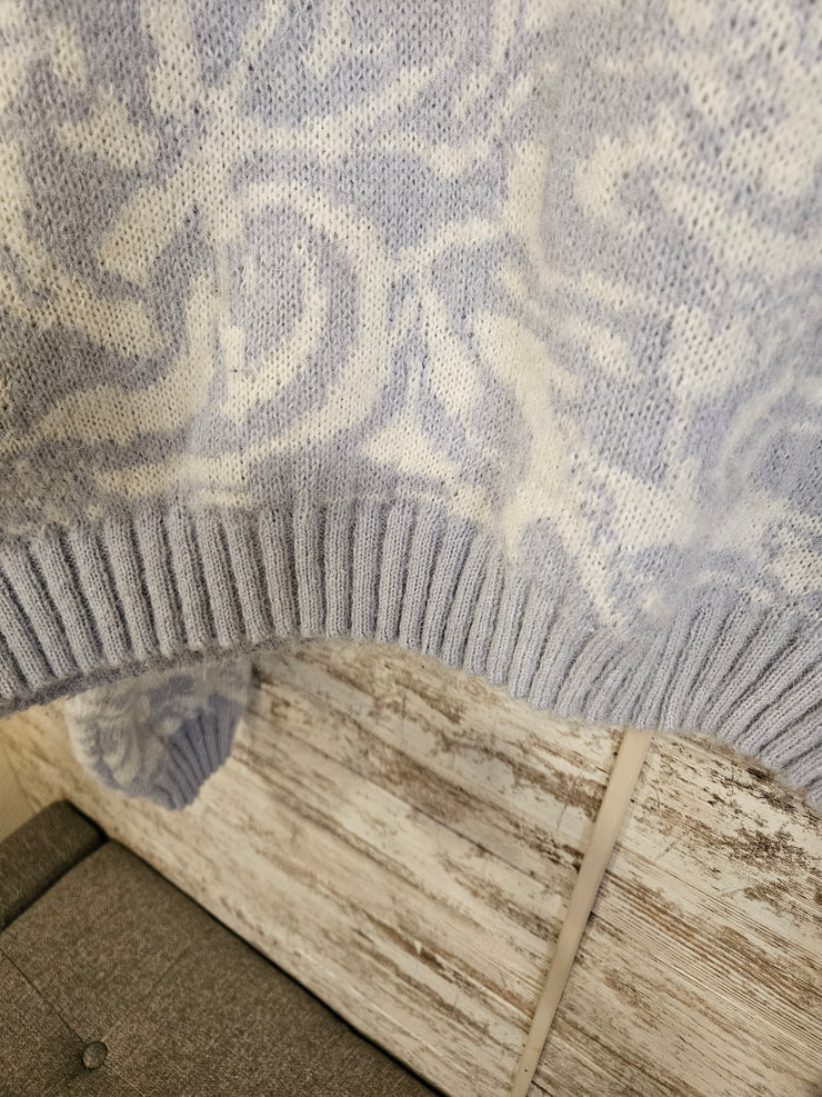 BLUE/WHITE CROP SWEATER