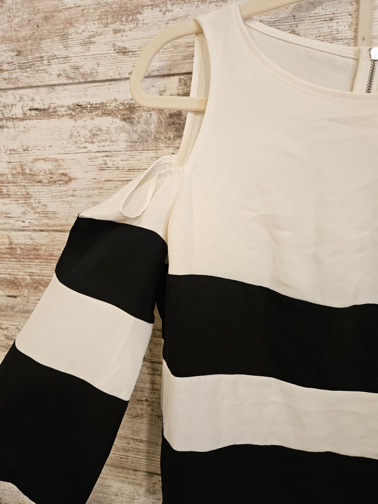 BLACK/WHITE COLD SHOULDER TOP