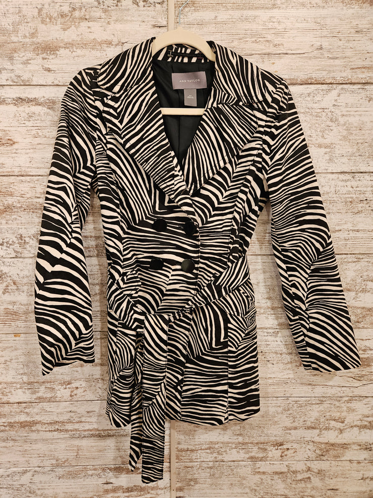 BLACK/WHITE ZEBRA JACKET