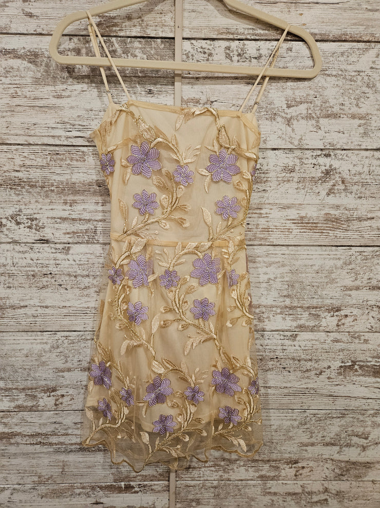 IVORY/PURPLE FLORAL SHORT DRES