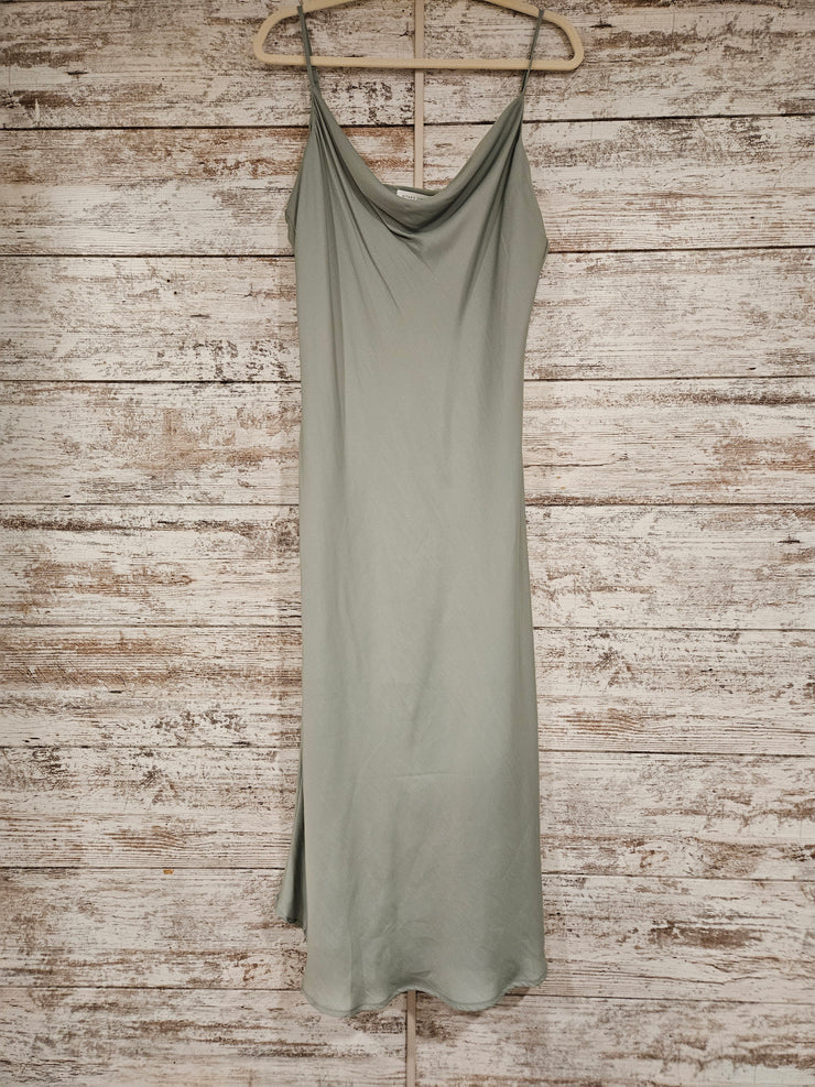 GREEN LONG EVENING GOWN (NEW)