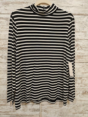 BLACK/WHITE TOP (NEW) $55