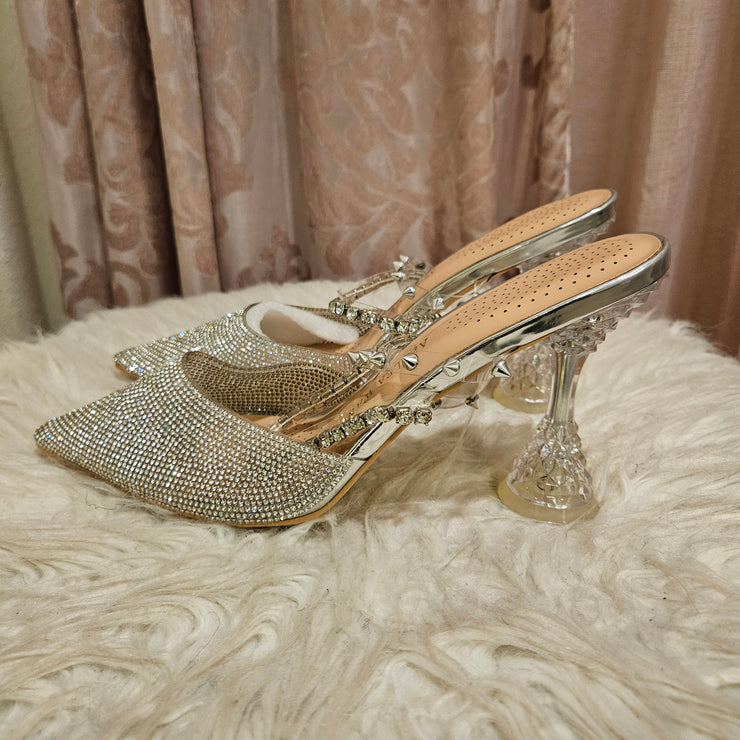 SILVER SPARKLY HEELS (NEW)$100