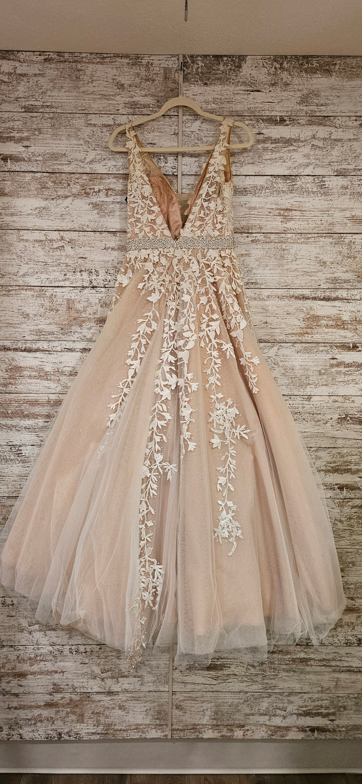 WHITE/TAN PRINCESS GOWN