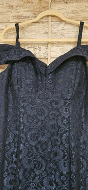 NAVY LACE LONG EVENING GOWN