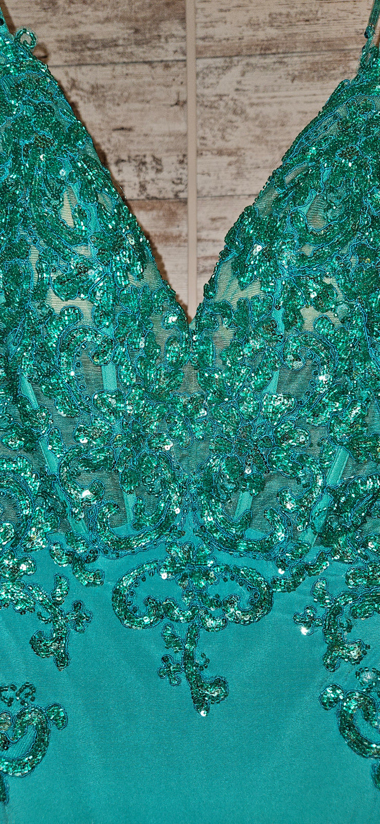 GREEN LONG EVENING GOWN