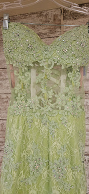 GREEN LACE MERMAID GOWN