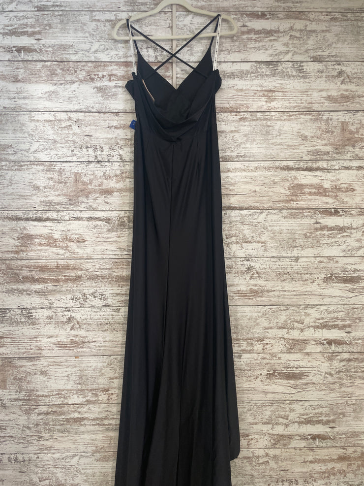 BLACK LONG EVENING GOWN (NEW)