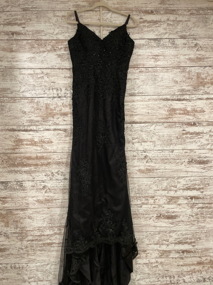 BLACK/FLORAL MERMAID GOWN