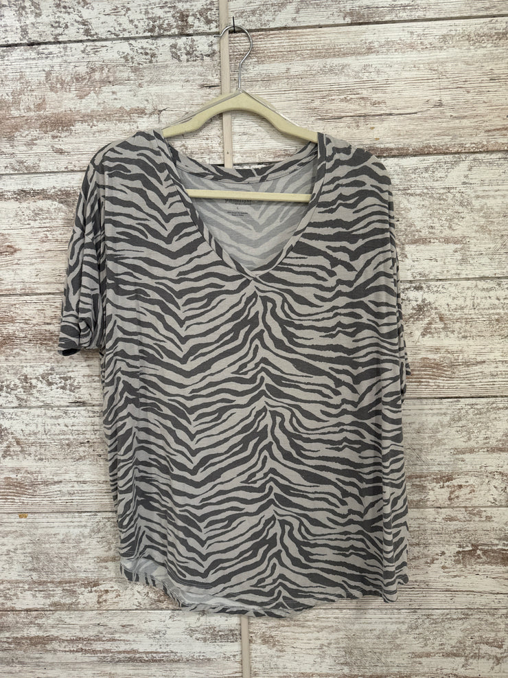 GRAY/WHITE SHORT SLEEVE TOP