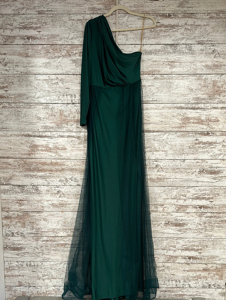 GREEN LONG EVENING GOWN