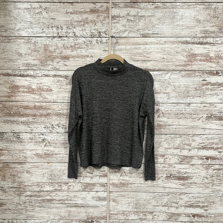 GRAY MOCK NECK CROP SWEATER