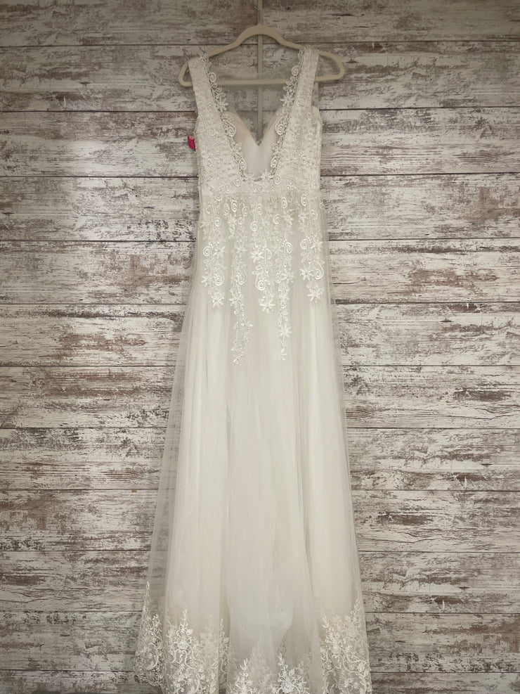 WHITE/FLORAL WEDDING GOWN