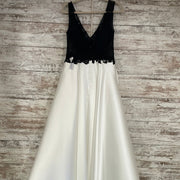 BLACK/WHITE A LINE GOWN