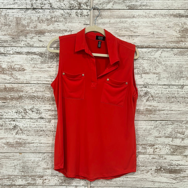 RED SLEEVELESS TOP