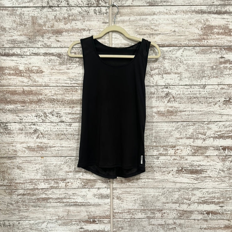 BLACK SLEEVELESS TOP
