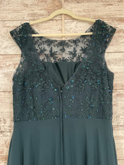 GREEN LONG EVENING GOWN