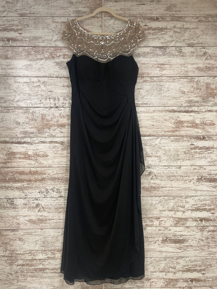 BLACK/SILVER LONG EVENING GOWN