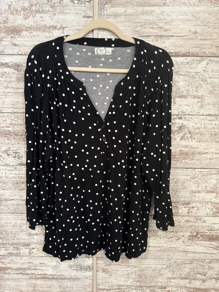 BLACK/WHITE DOTTED LONG SLEEVE